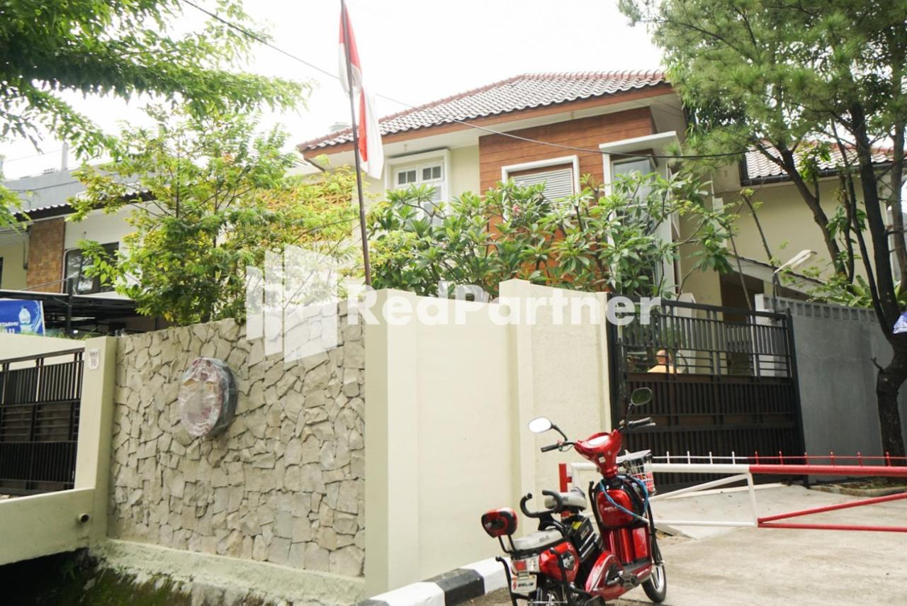 雅加达 Fazza Syariah Mitra Reddoorz酒店 外观 照片